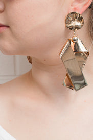 Gaze Wanders Earrings